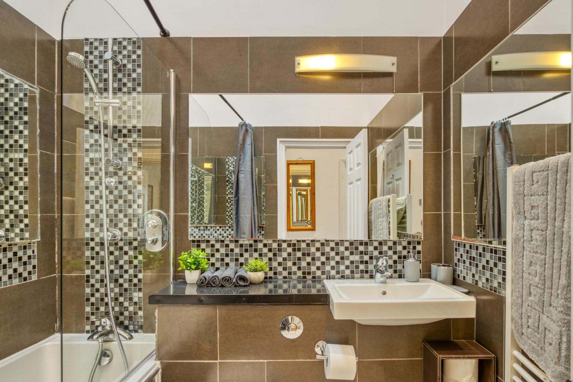 Vibrant 2-bed By Bow Londres